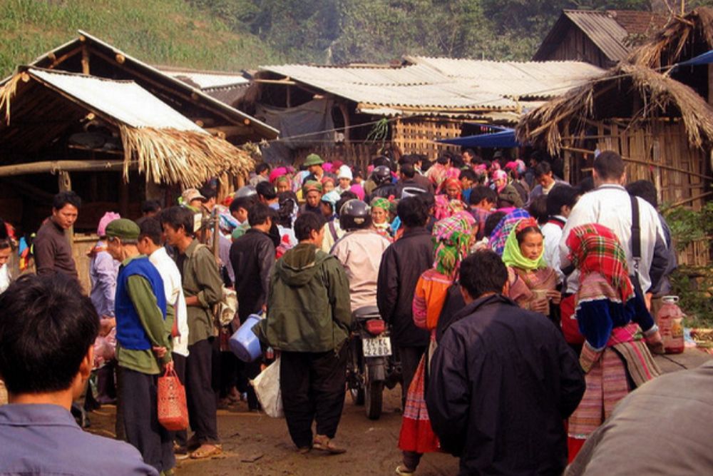 Vue panoramique du marche de Coc Ly