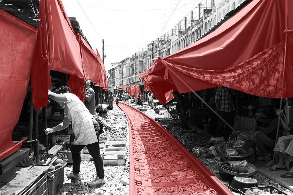 Découverte du marché ferroviaire Maeklong, près de Bangkok