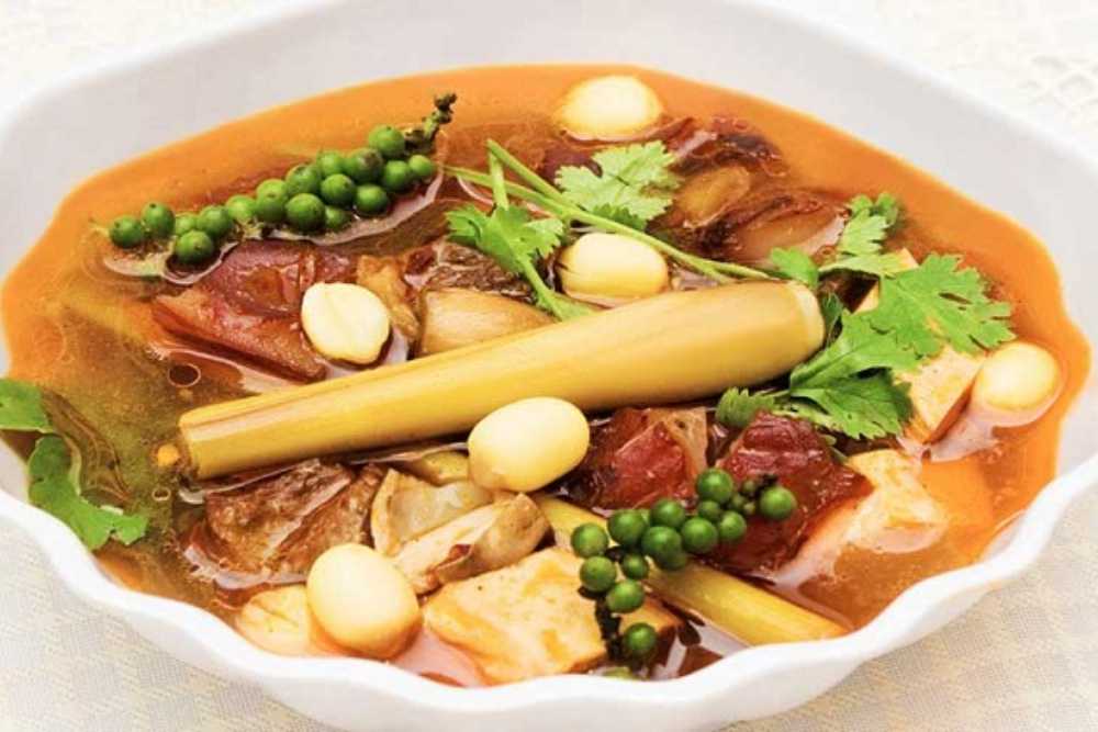 soupe aux fruits de mer et aux champignons 