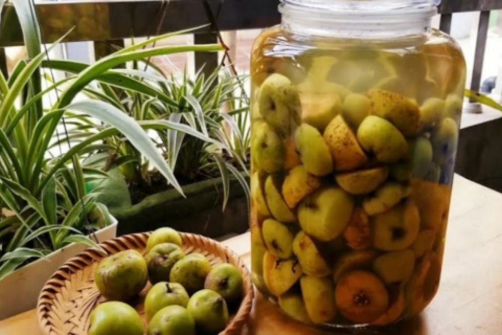 Vin de pomme sauvage, spécialité des montagnes du Nord Vietnam