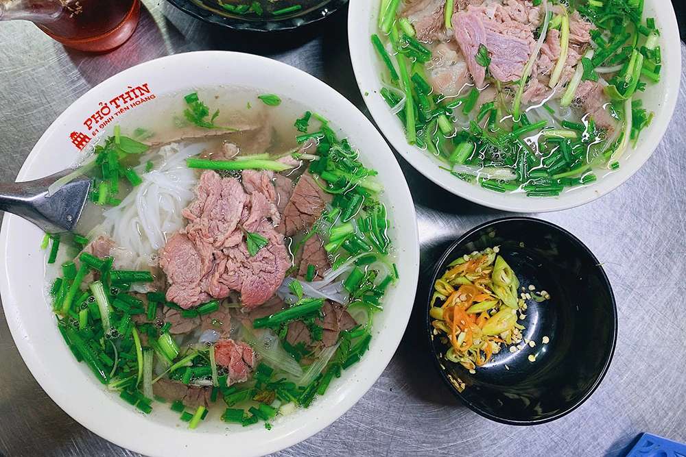 Un délicieux bol de pho au bœuf vietnamien